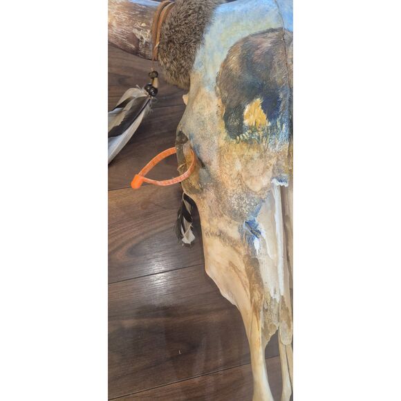 Cow Skull, Authentic Handpainted Bear on the front Wall Hanging, damaged - Picture 10 of 12